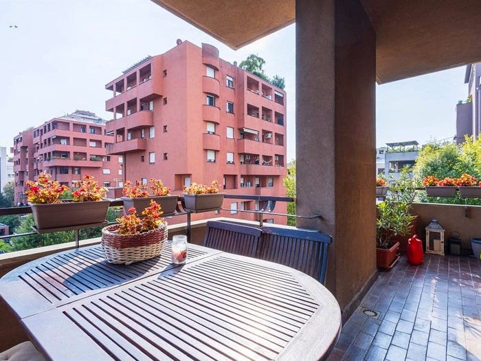 Appartamento quadrilocale in vendita in via Ernesto Ambrosini, Parco, Monza