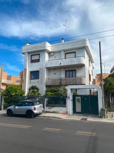 Appartamento con 6 locali in vendita in viale Gioacchino Rossini, Cicolella Via Puglia, Lecce