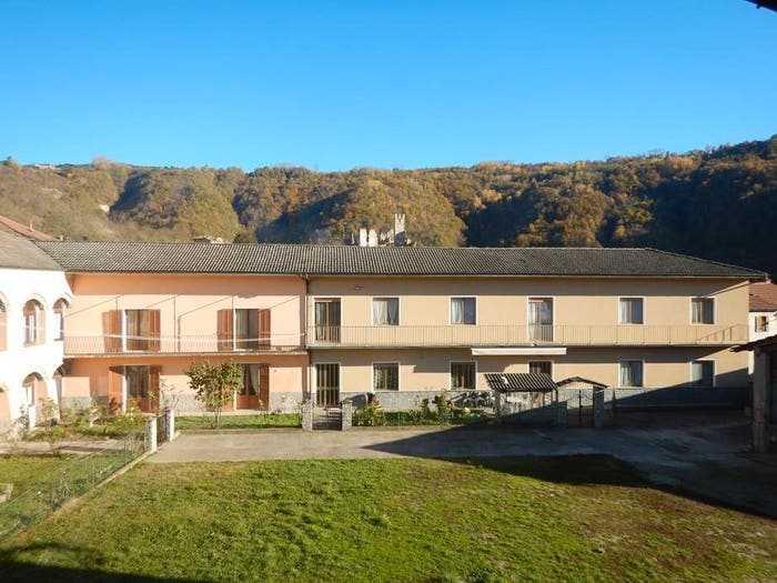 Casa con 6 locali in vendita in Via Vittorio Emanuele II, Gorzegno
