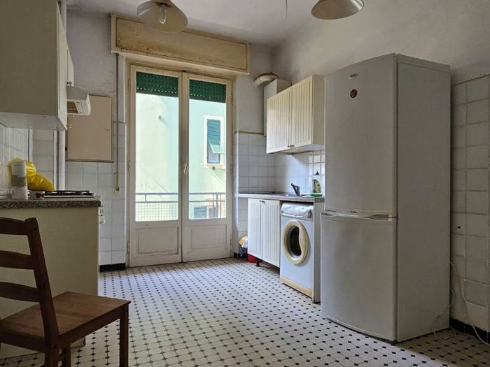 Appartamento con 5 locali in vendita in Via Maggio, Sestri Ponente, Genova