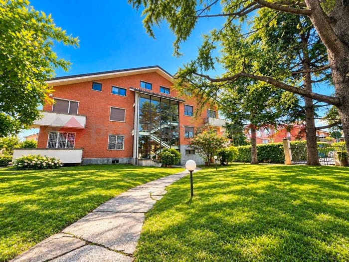 Appartamento con 5 locali in vendita in Strada IV Novembre, Centro, Orbassano