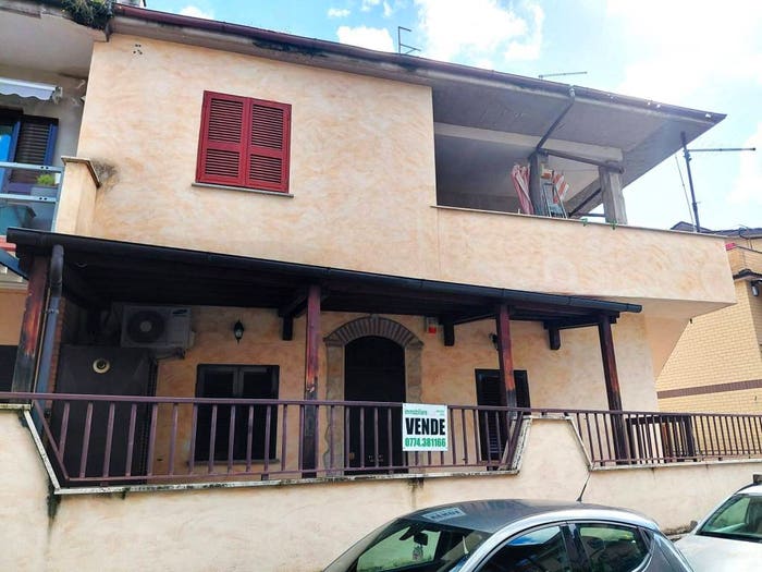Appartamento trilocale in vendita in Via Manfredo Fanti, Villanova, Guidonia Montecelio