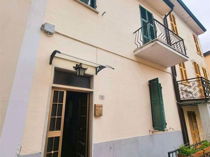 Appartamento con 6 locali in vendita in Centro, Ameglia