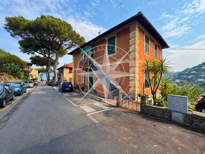 Appartamento quadrilocale in vendita in Via Franco Molfino, San Rocco, Camogli