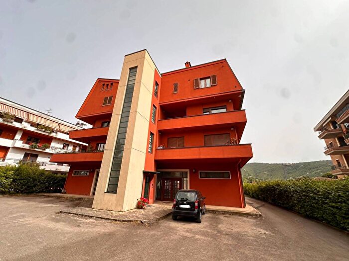 Appartamento con 6 locali in vendita in Via della Resistenza, Tavernelle, Panicale