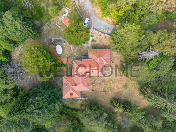 Casa con 6 locali in vendita in Via Capanna Mara, Erba