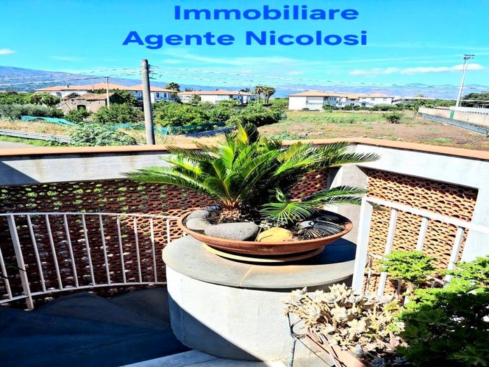 Casa trilocale in vendita in Via Simone Grasso, Centro, Riposto