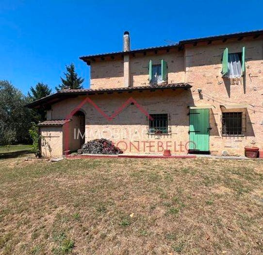 Casa con 6 locali in vendita in Via Comunale Di Santa Lucia, Camaiore Paese, Camaiore