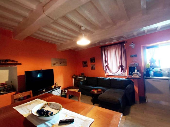 Casa con 5 locali in vendita in Cetona