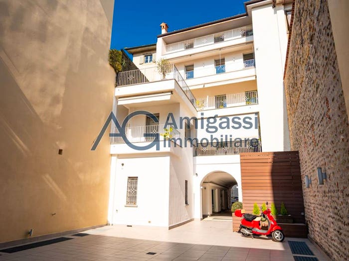 Appartamento con 5 locali in vendita in Via Zambonate, Centro, Bergamo