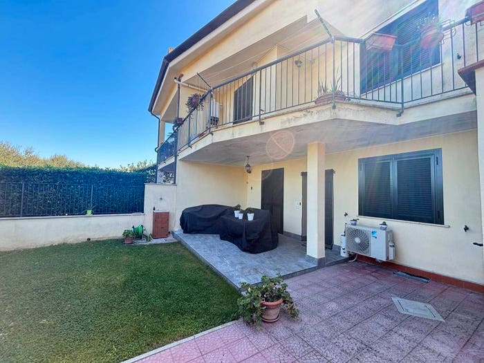 Casa quadrilocale in vendita in Via Morlupo, Centro, Capena