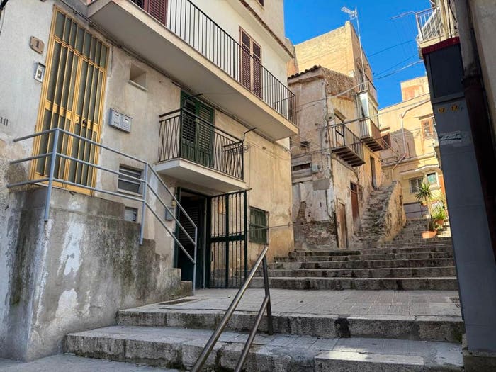 Appartamento trilocale in vendita in Salita Sant'Isidoro, Centro, Monreale