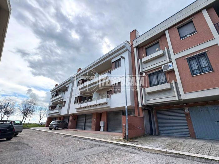 Appartamento trilocale in vendita in Viale Giovanni Gentile, Macchia Gialla Ordona Sud, Foggia