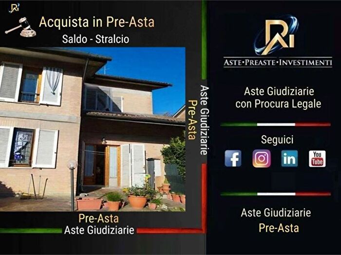 Appartamento con 6 locali in vendita in Via San Francesco, Mungherino, Larciano
