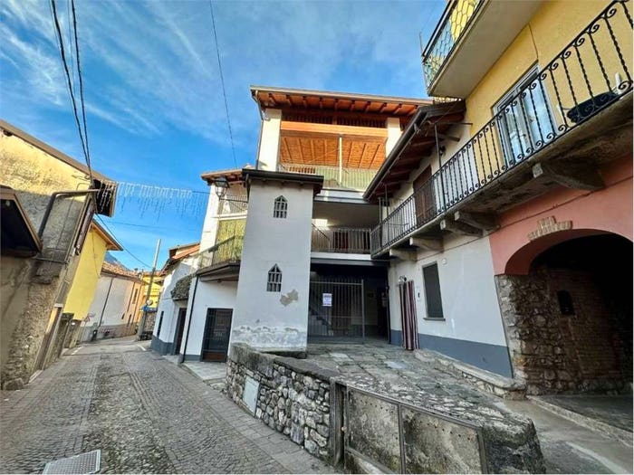 Appartamento con 5 locali in vendita in ippolito manzoni, Centro, Barzio