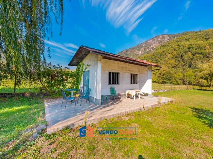 Casa con 6 locali in vendita in Caraglio