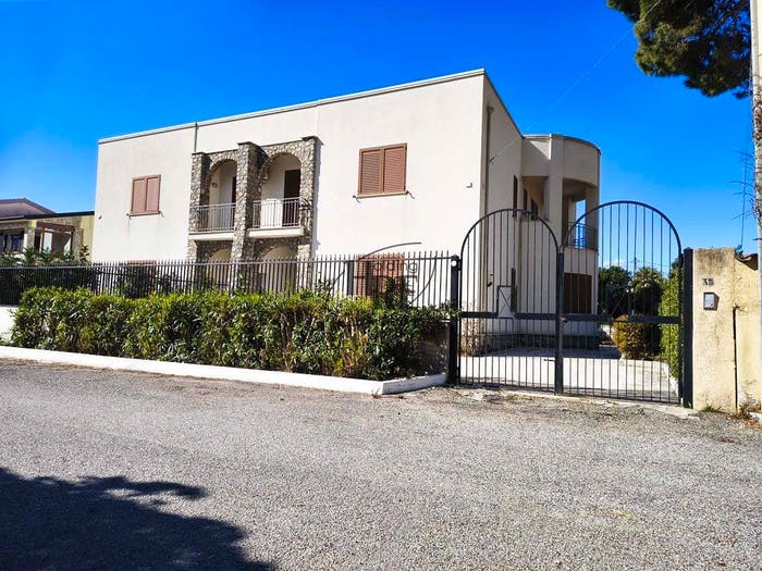 Casa con 6 locali in vendita in Serluca Calabaia Isola Polazza, Belvedere Marittimo