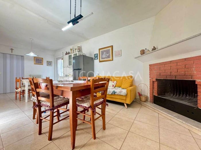 Casa quadrilocale in vendita in Via Monte Rosa, Matera