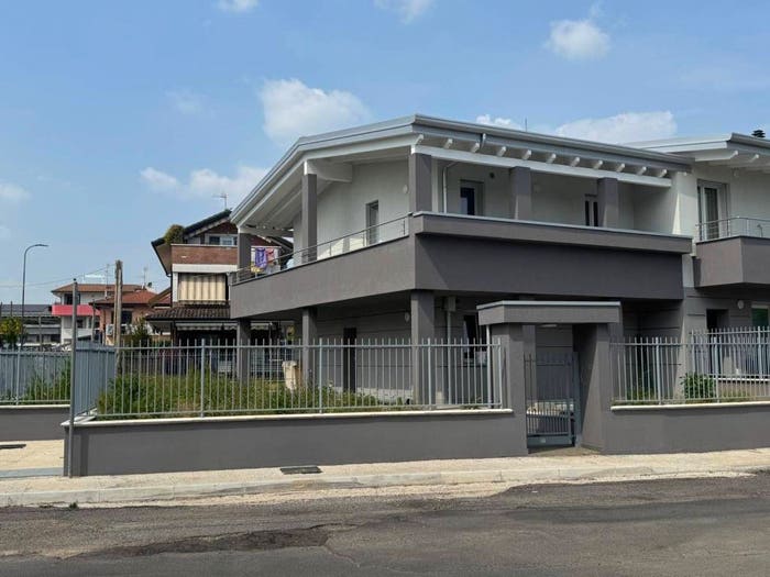 Casa quadrilocale in vendita in Adige, Cesate