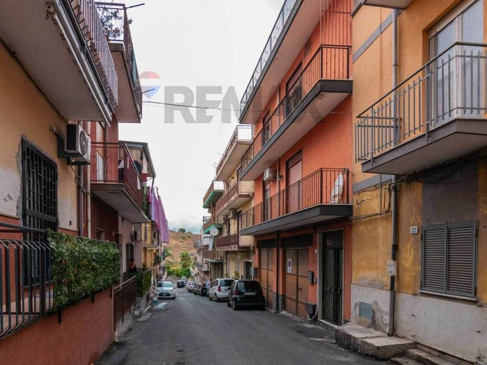 Appartamento quadrilocale in vendita in Via Della Roncola, San Giorgio, Catania