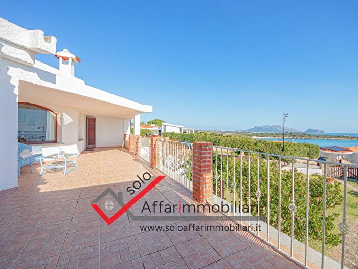 Casa con 6 locali in vendita in Via Mar Caspio, Pittulongu, Olbia