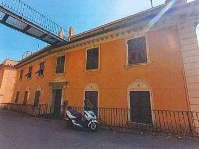 Appartamento quadrilocale in vendita in Salita Giovanni Meloni, Staglieno, Genova