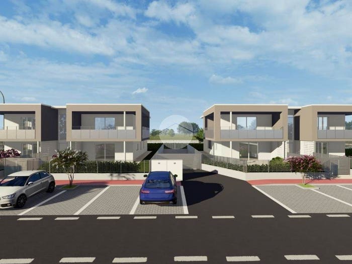 Appartamento quadrilocale in vendita in Via Galileo Galilei, Centro, Buttapietra