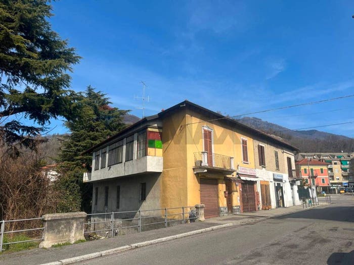 Appartamento con 6 locali in vendita in Via G Marconi, Centro, Cittiglio
