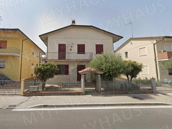 Casa con 6 locali in vendita in Via Cesenatico, Madonnina, Cesenatico