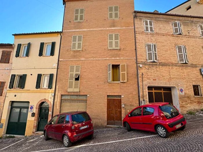 Casa con 6 locali in vendita in Via Visconti d'Oleggio, Centro, Fermo