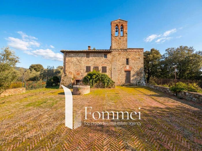 Casa con 6 locali in vendita in Via Crevole, Murlo