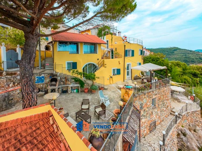 Casa con 6 locali in vendita in Contrada Ganduglia, Ganduglia, Noli
