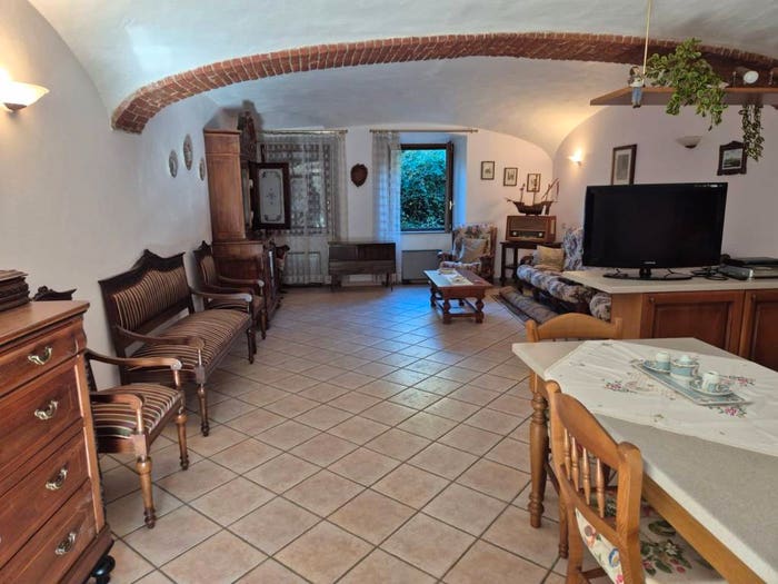 Casa con 6 locali in vendita in Via Guglielmo Marconi, Centro, Grignasco