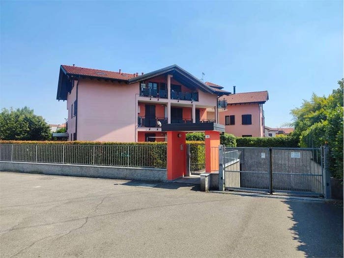 Casa trilocale in vendita in via Michelangelo Buonarroti, Centro, Ceriano Laghetto