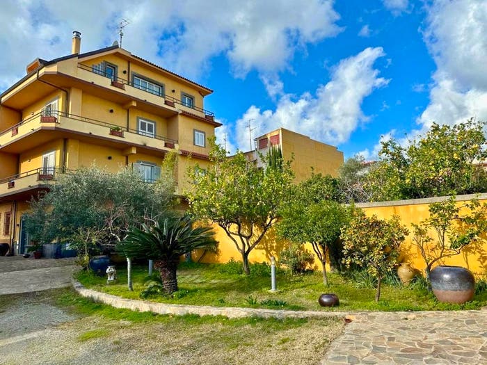Casa con 6 locali in vendita in Centro, Bovalino