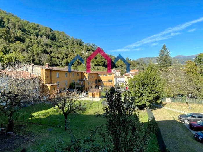Casa quadrilocale in vendita in Centro, Gallicano