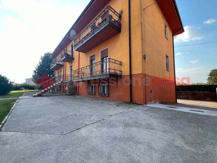 Appartamento trilocale in vendita in via cavazza, Centro, Bovolone