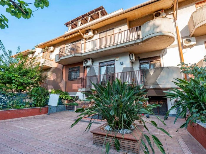 Appartamento con 5 locali in vendita in Via Giuseppe Ballo, Ballo Cibele, Catania