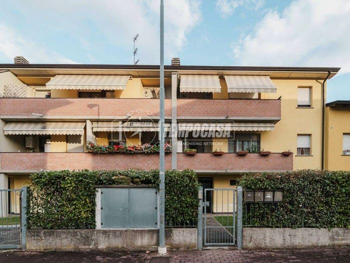 Appartamento trilocale in vendita in Via Martiri Bernini, Ponte Taro, Fontevivo