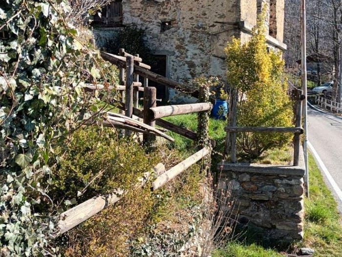 Casa trilocale in vendita in frazione mornico, Bellano