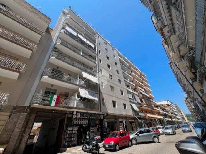 Appartamento trilocale in vendita in Via salvador dalì, Pianura, Napoli