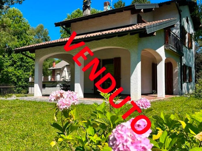 Casa con 6 locali in vendita in Via Aramé snc, Alta Valle Intelvi
