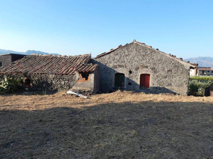 Casa trilocale in vendita in Via Magenta Traversa, Solicchiata, Castiglione di Sicilia