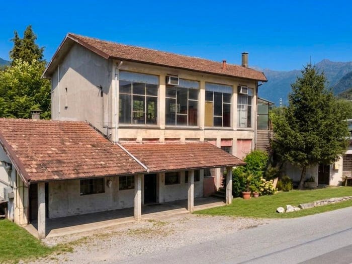 Casa con 6 locali in vendita in Via Gravellona Strada Nuova, Centro, Mergozzo