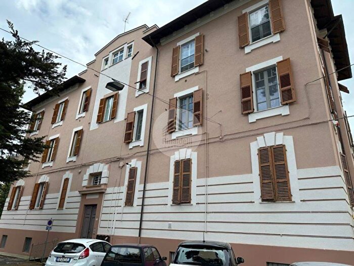 Appartamento quadrilocale in vendita in Piazzale Cristoforo Colombo, Centro, Fermo
