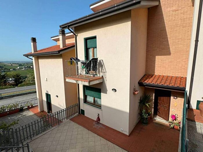 Casa con 5 locali in vendita in Via Respighi, Centro, Fermo