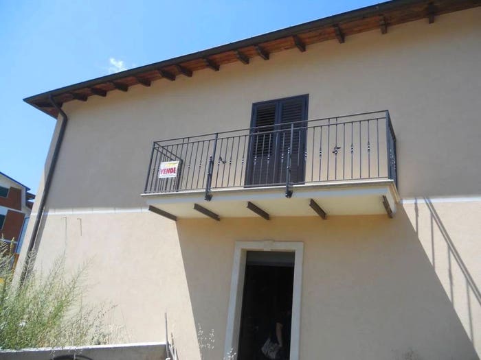 Casa con 5 locali in vendita in Via Salcito No Number, Centro, Capistrello