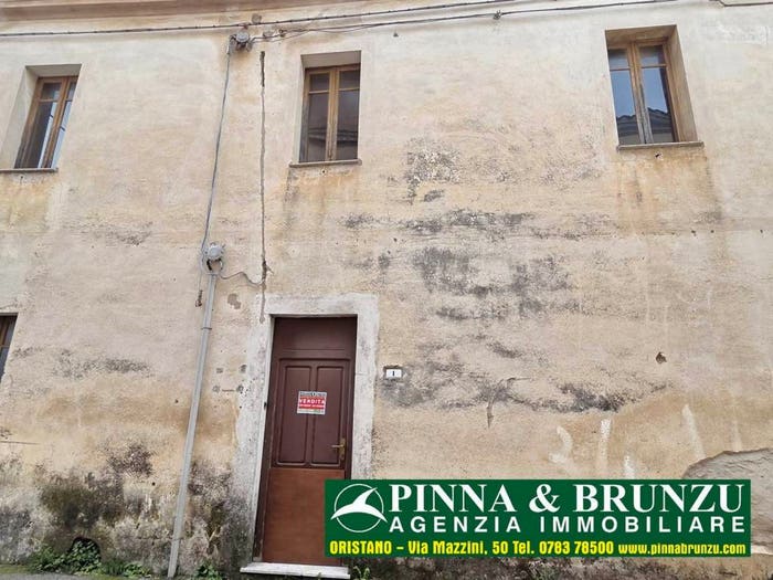 Casa con 5 locali in vendita in Via Cristoforo Colombo, Centro, Ghilarza
