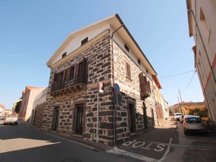 Casa con 6 locali in vendita in via Dettori, Centro, Sedilo