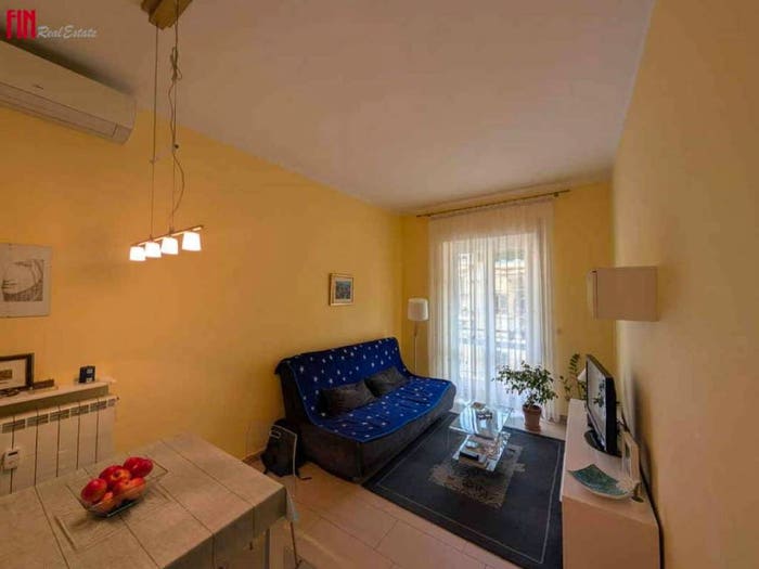 Appartamento trilocale in vendita in via Gribodo, Marassi, Genova
